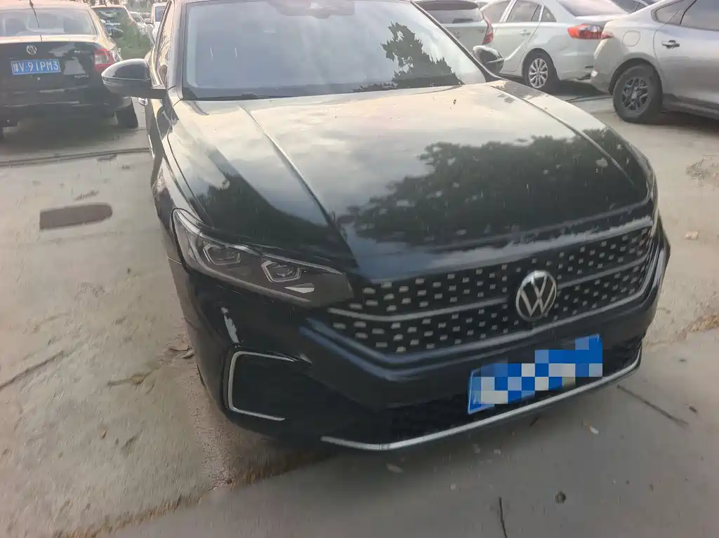 Volkswagen Passat 2023 380TSI Luxury