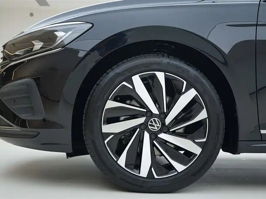 Volkswagen Passat 2024 380TSI Elite