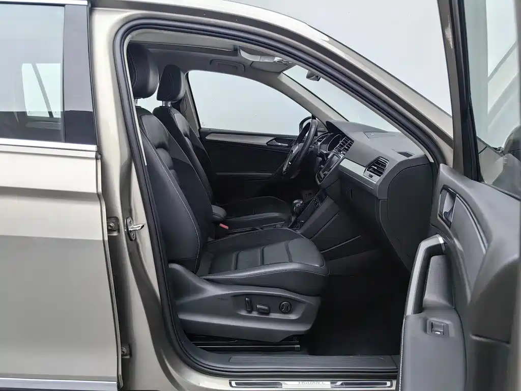 Volkswagen Tiguan L — миниатюра 23