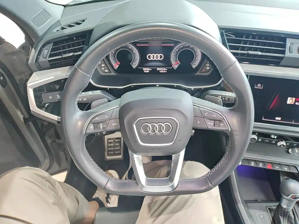 Audi Q3 — миниатюра 11