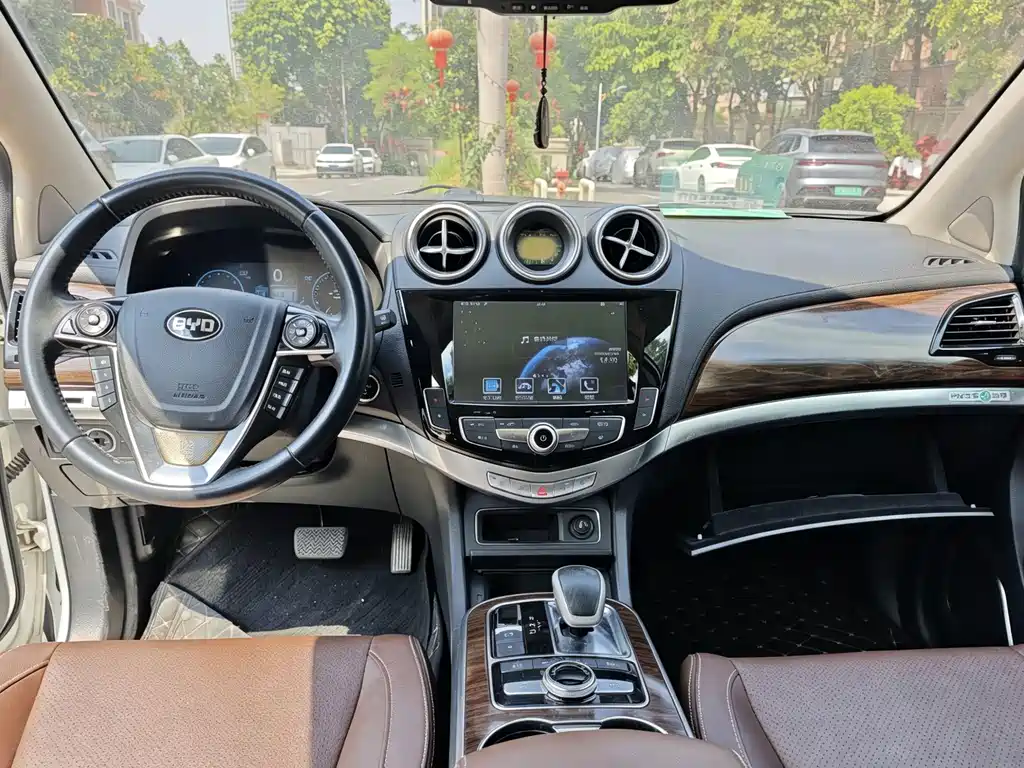 BYD Tang New Energy — миниатюра 11