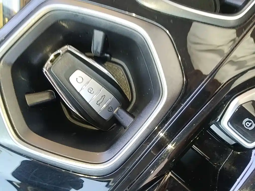 Geely Boyue L — миниатюра 9