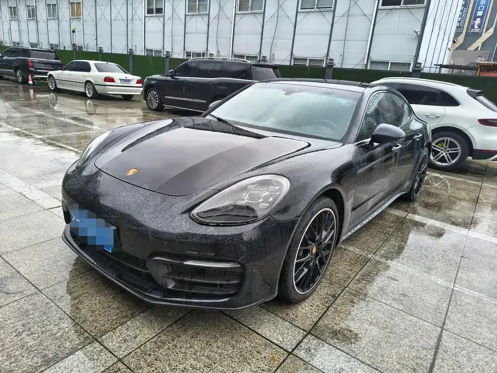 Porsche Panamera 2024