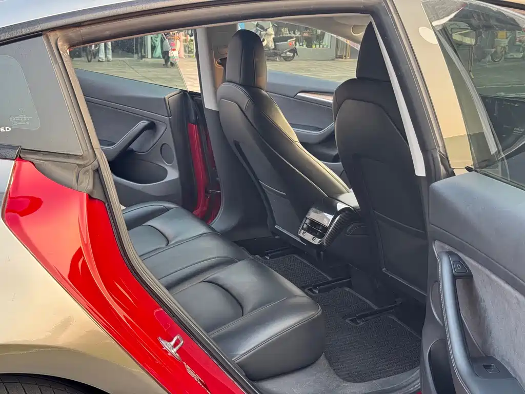 Tesla Model 3 — миниатюра 11