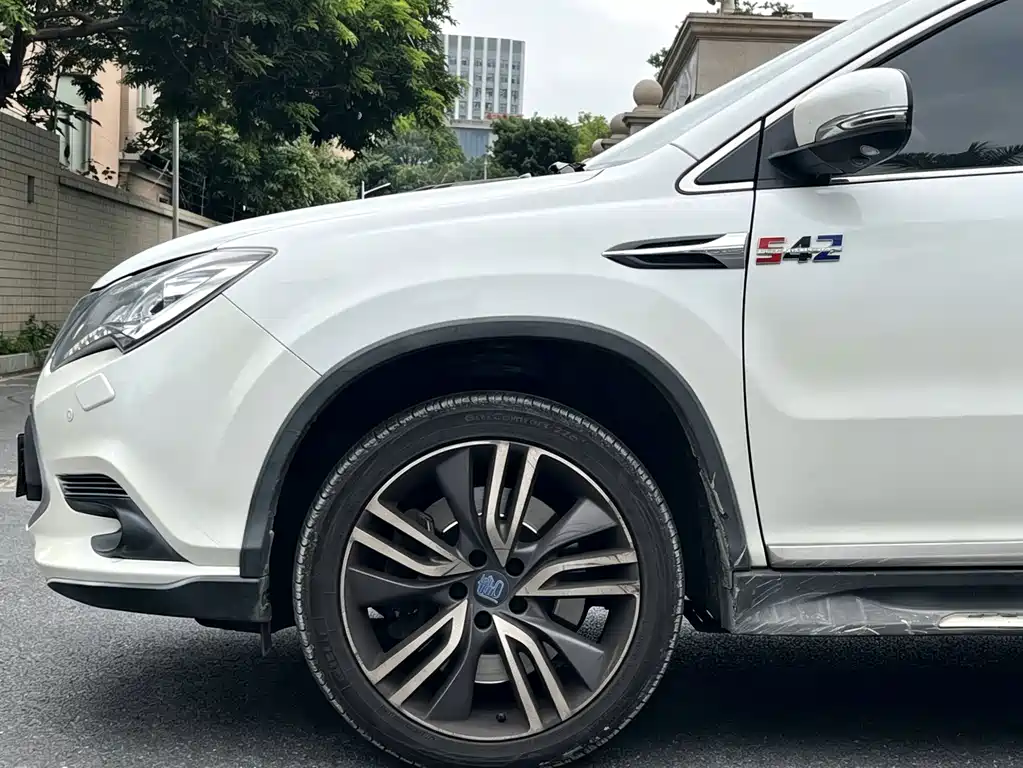 BYD Tang New Energy — миниатюра 8