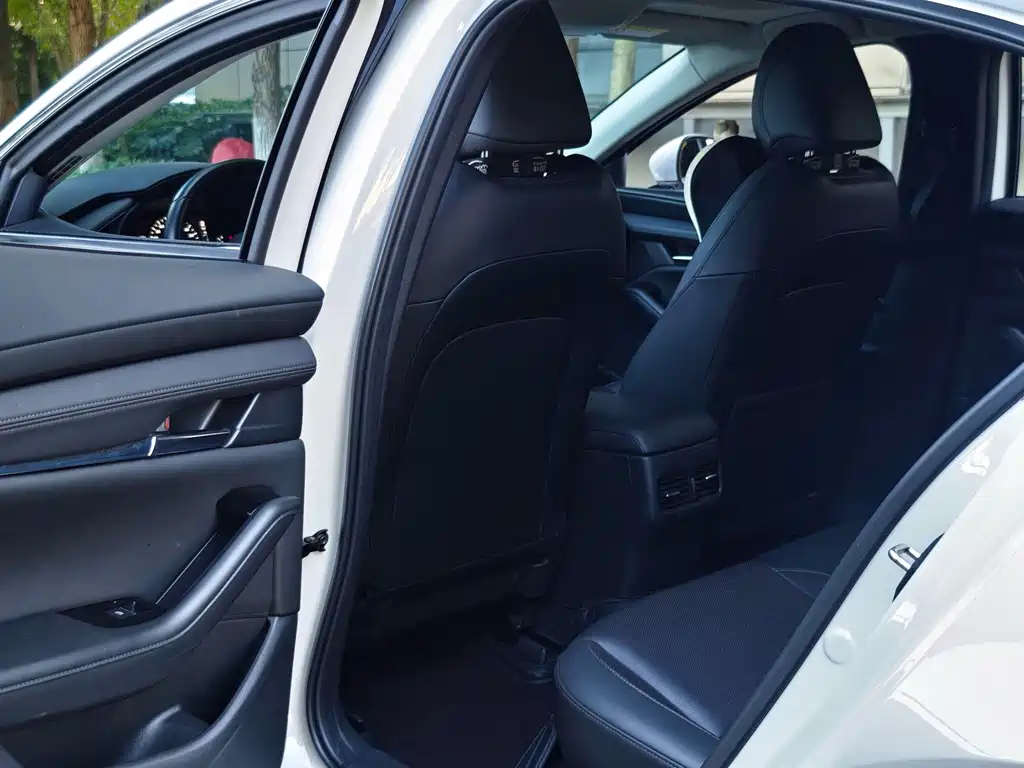 Mazda 3 Axela — миниатюра 18