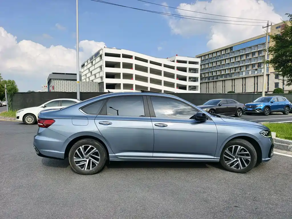 Volkswagen Lavida 2023 300TSI DSG