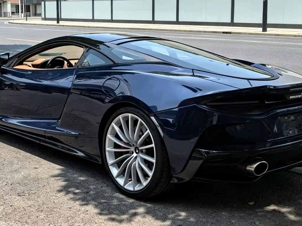 McLaren GT — миниатюра 4