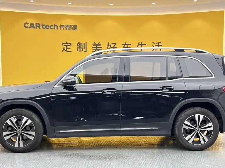 Mercedes-Benz GLB — миниатюра 8
