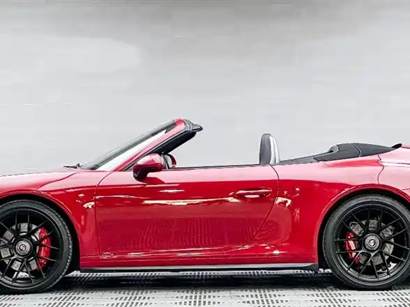 Porsche 911 2017 Carrera 4 Cabriolet GTS 3.0T
