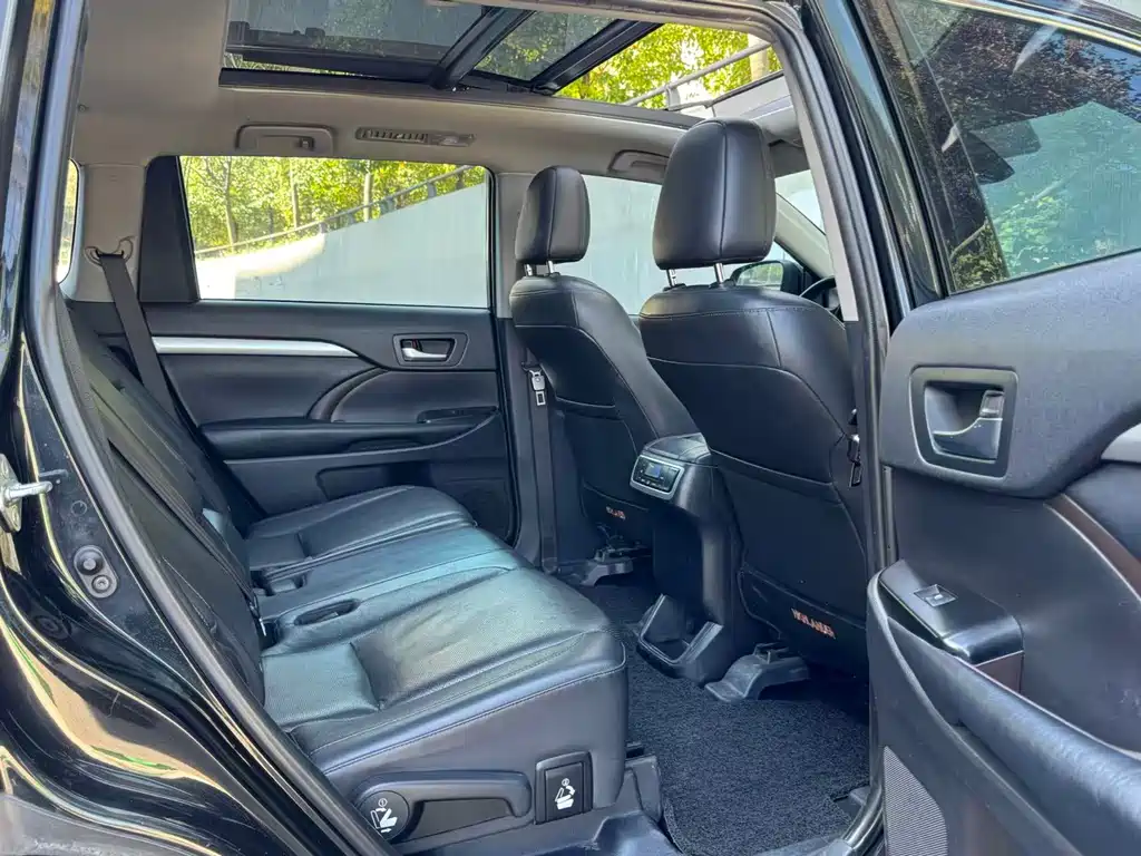 Toyota Highlander — миниатюра 6