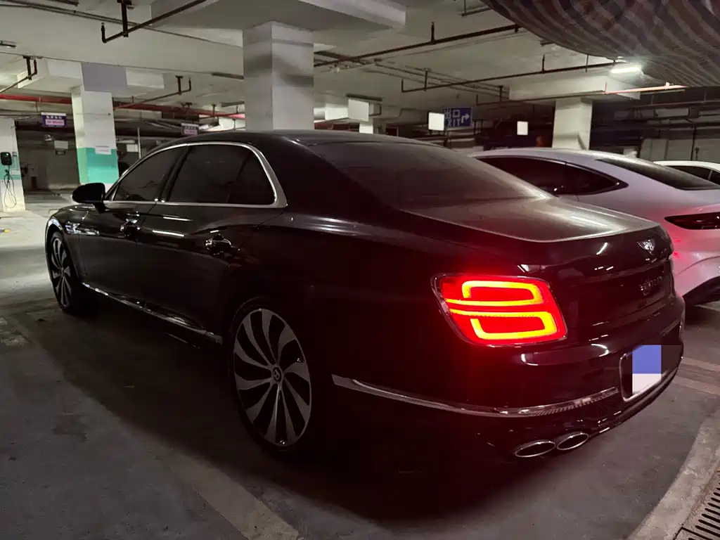 Bentley Flying Spur — миниатюра 3