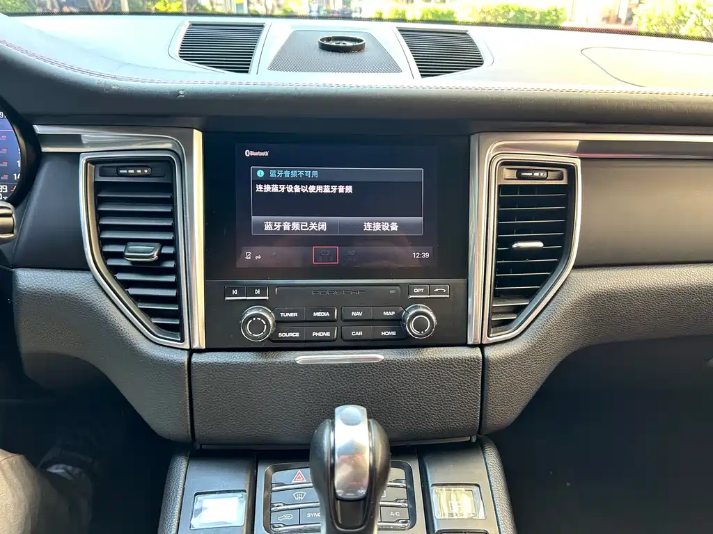 Porsche Macan — миниатюра 10
