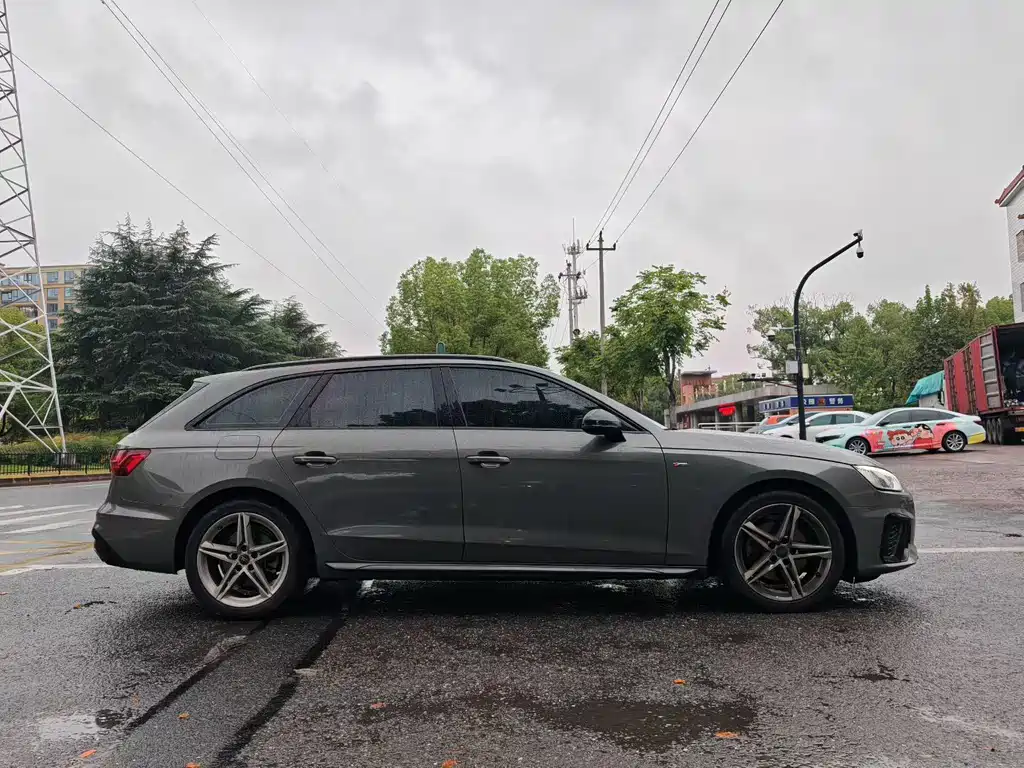 Audi A4 (Import) — миниатюра 7