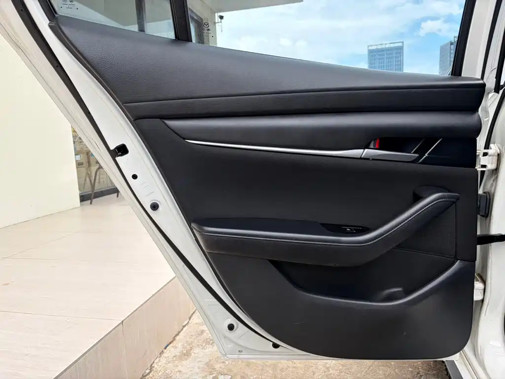 Mazda 3 Axela — миниатюра 16