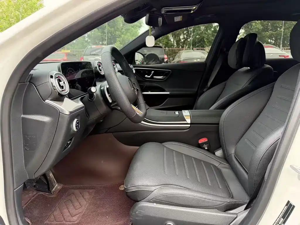Mercedes-Benz C-Class — миниатюра 3