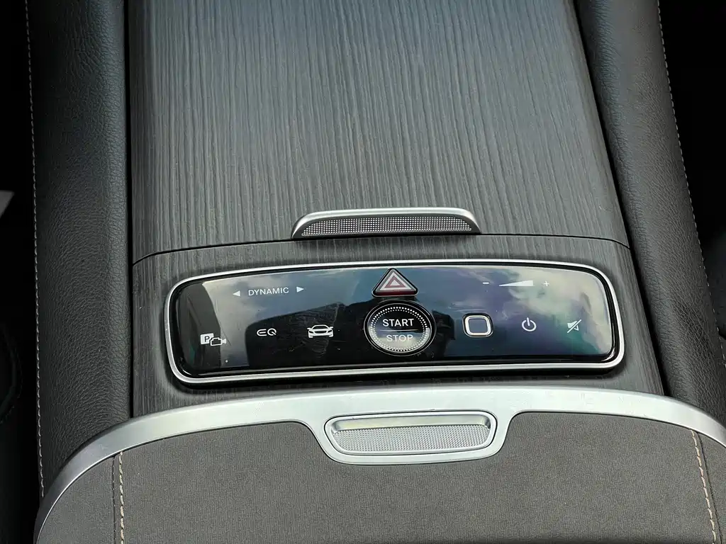 Mercedes-Benz EQS SUV — миниатюра 18