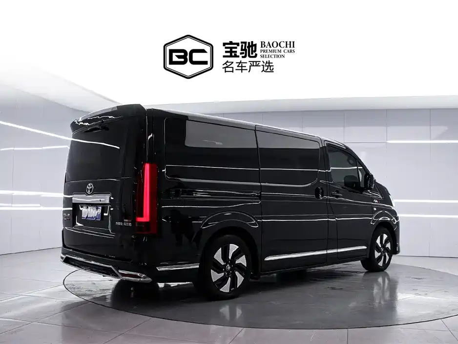 Toyota HiAce 2025 3.5L AT