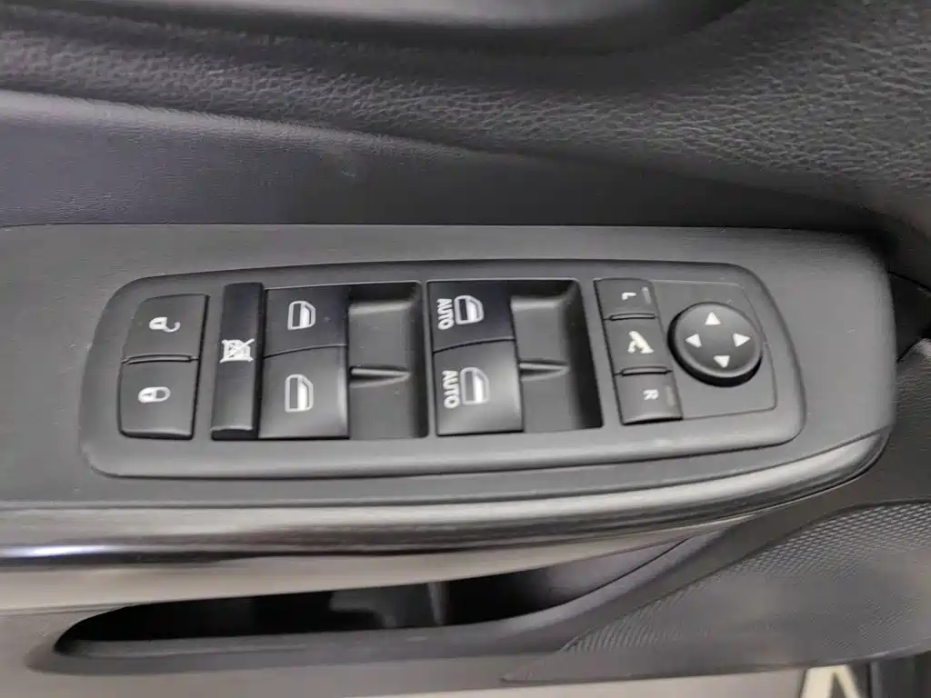 Jeep Cherokee — миниатюра 9