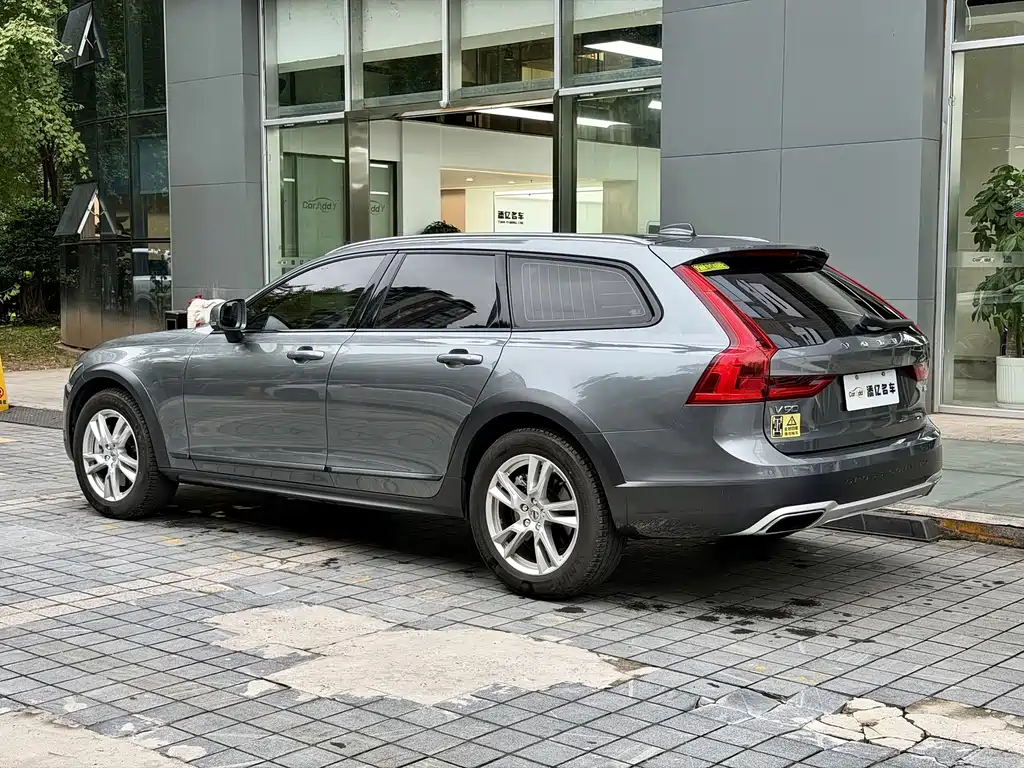 Volvo V90 — миниатюра 5