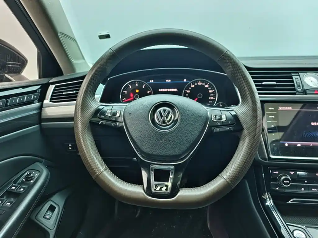 Volkswagen Phideon — миниатюра 7