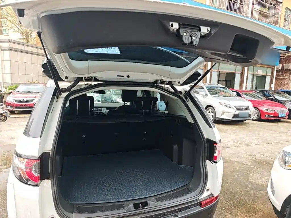 Land Rover Discovery Sport — миниатюра 19