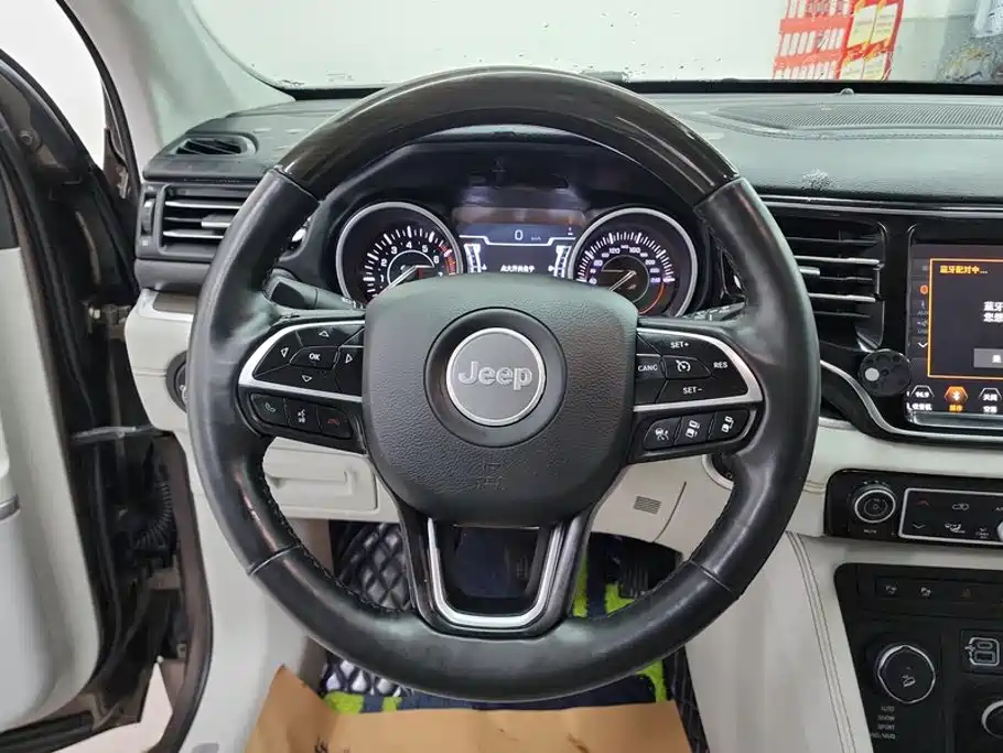 Jeep Grand Commander — миниатюра 15