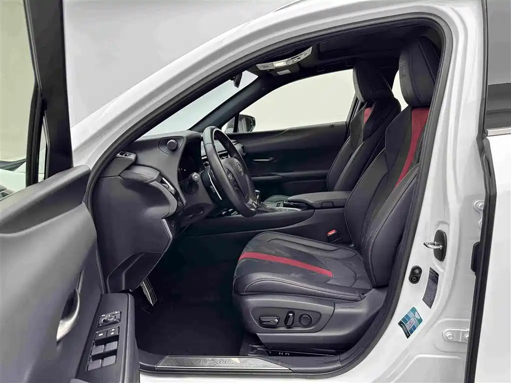 Lexus UX — миниатюра 18