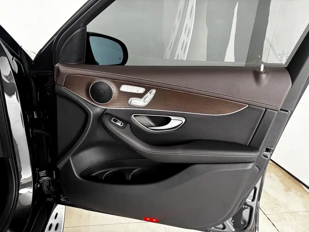 Mercedes-Benz GLC — миниатюра 24
