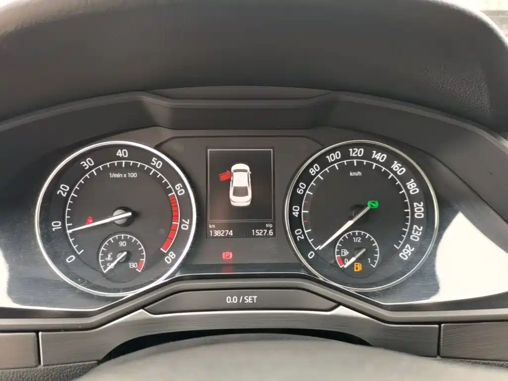 Skoda Superb — миниатюра 12