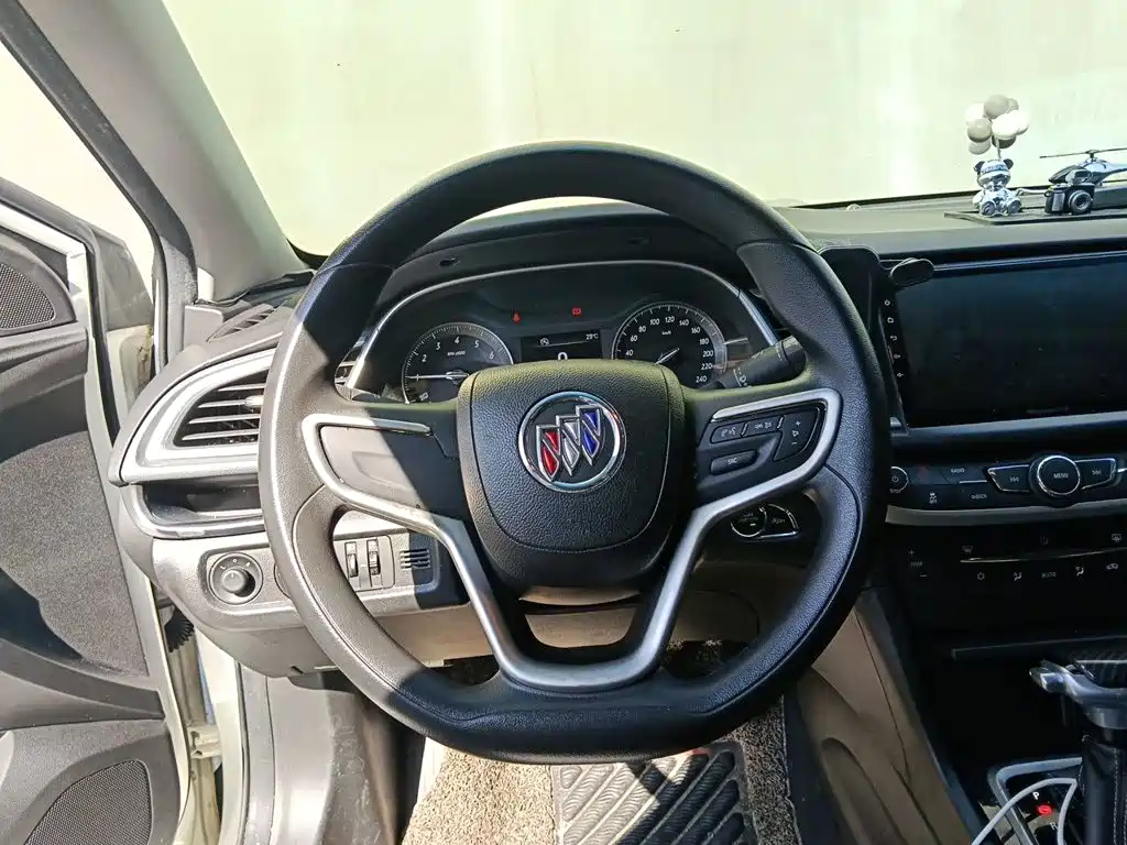 Buick Excelle — миниатюра 6
