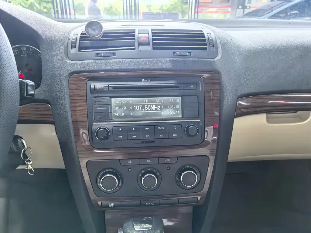 Skoda Octavia — миниатюра 13
