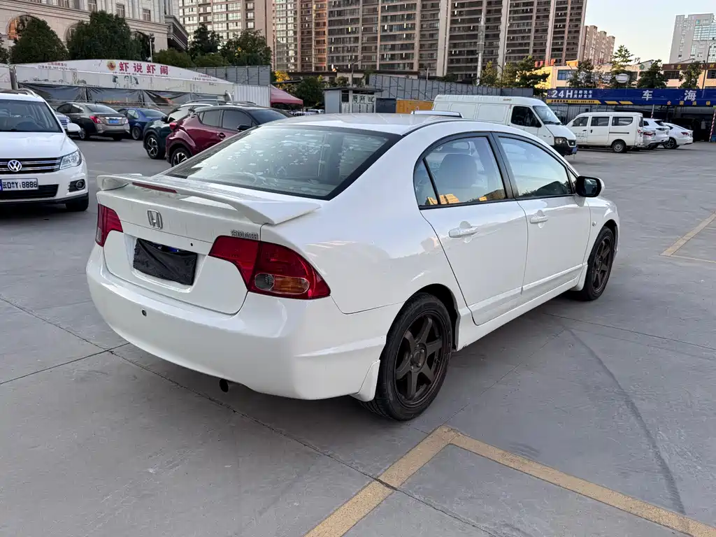 Honda Civic — миниатюра 9