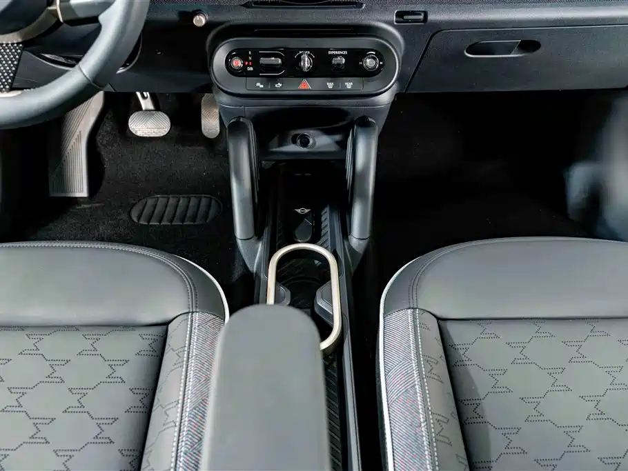 MINI MINI COOPER EV — миниатюра 12