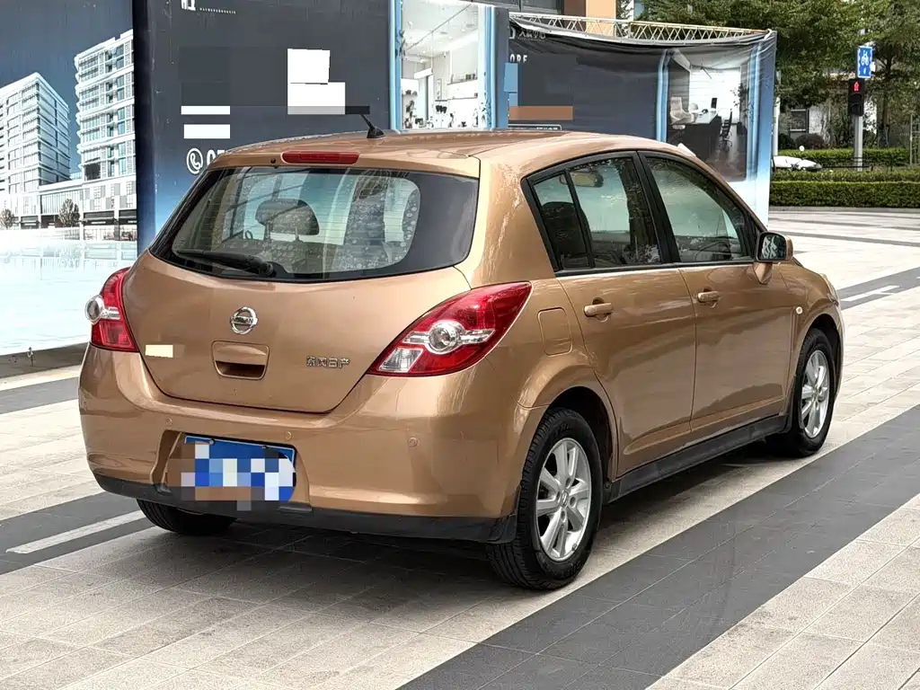 Nissan Tiida — миниатюра 7
