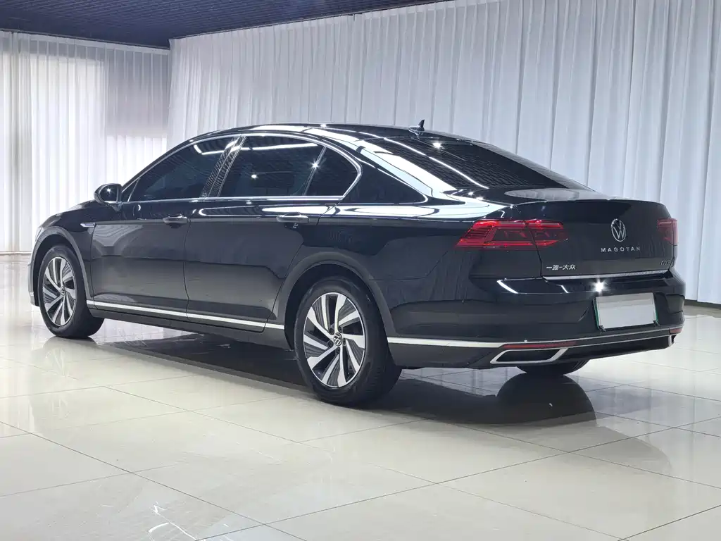 Volkswagen Magotan PHEV — миниатюра 5