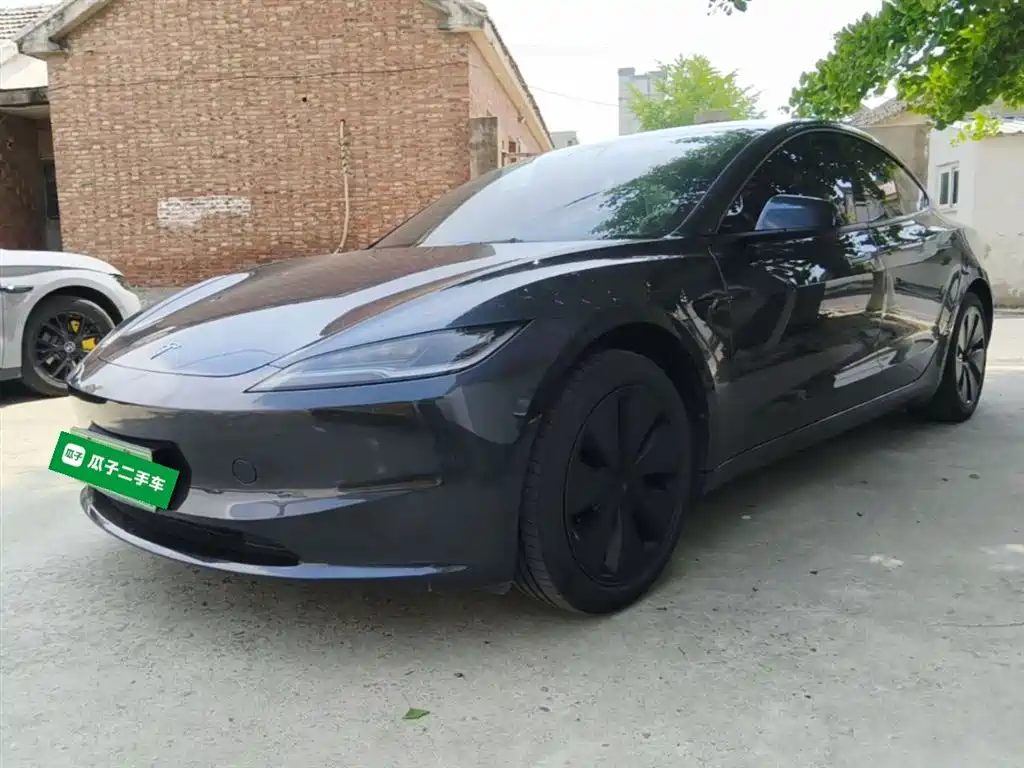 Tesla Model 3 2025