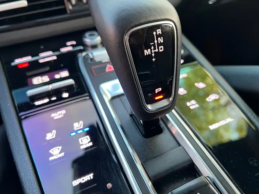 Porsche Cayenne — миниатюра 16