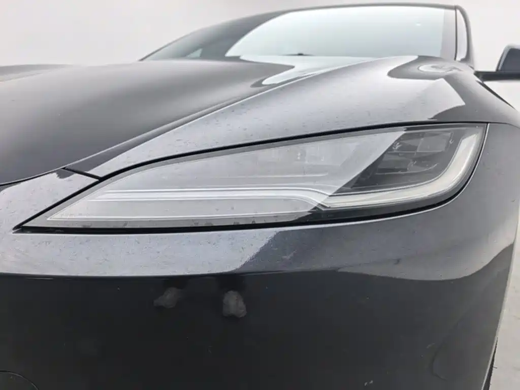 Tesla Model 3 — миниатюра 14