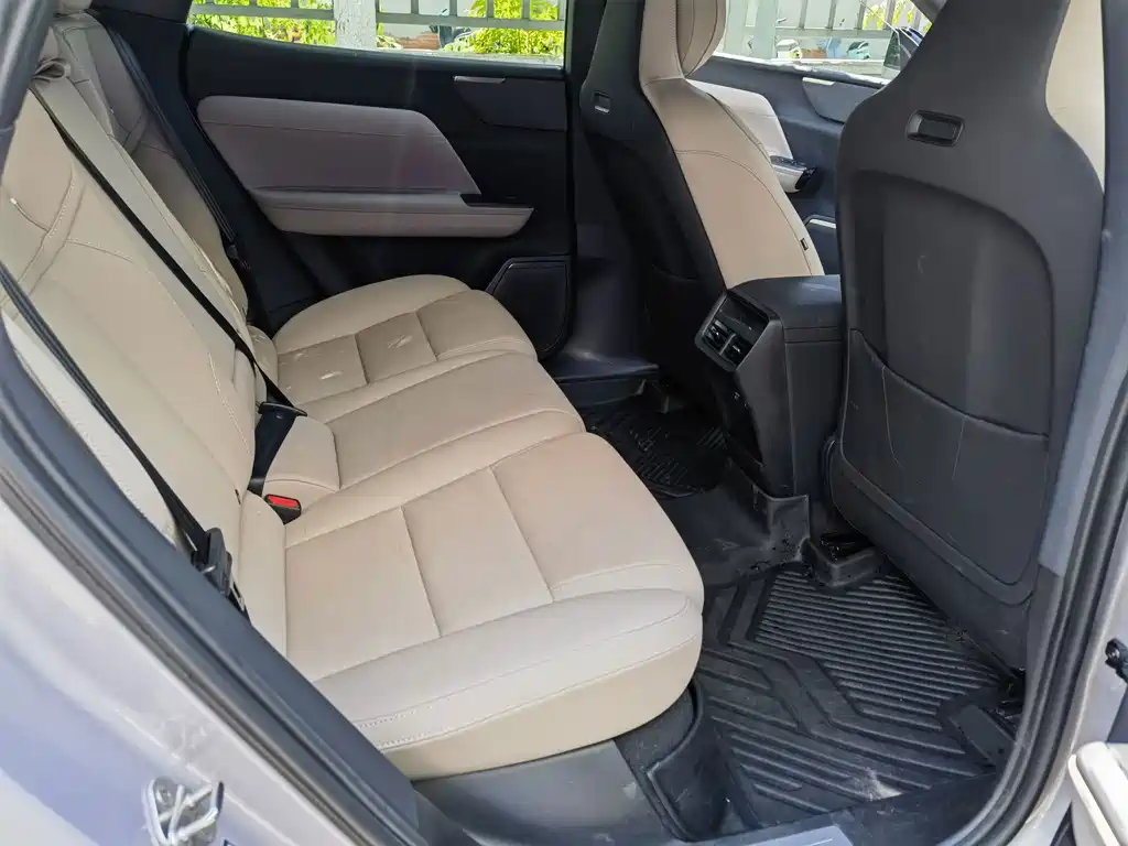 Volvo гибрид Volvo XC70 plug-in — миниатюра 13