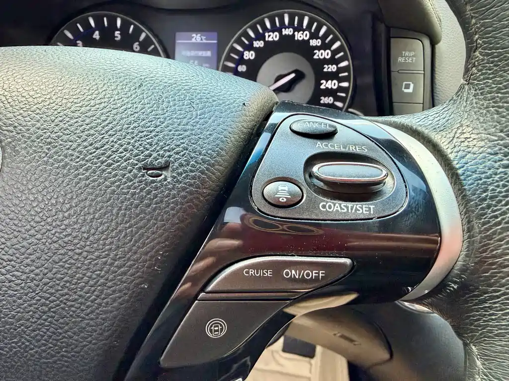 Infiniti M 2012 M25L