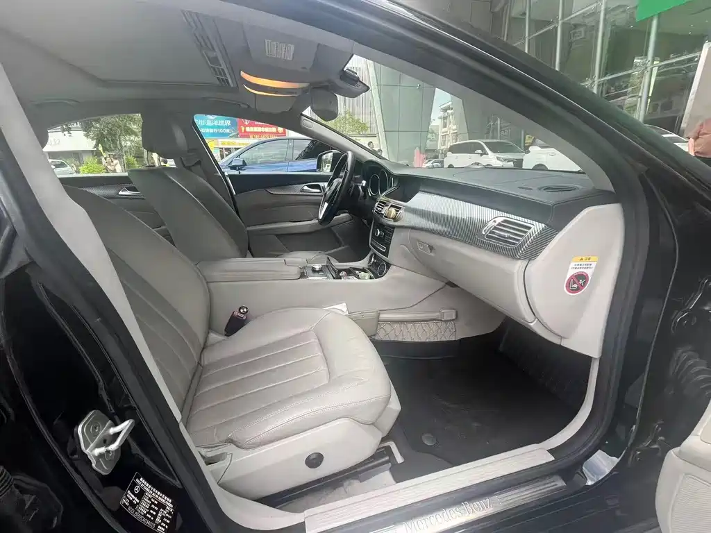 Mercedes-Benz CLS — миниатюра 23