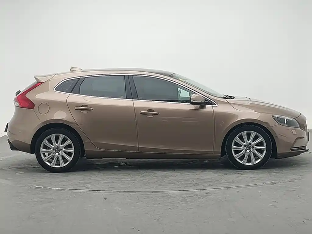 Volvo V40 — миниатюра 2