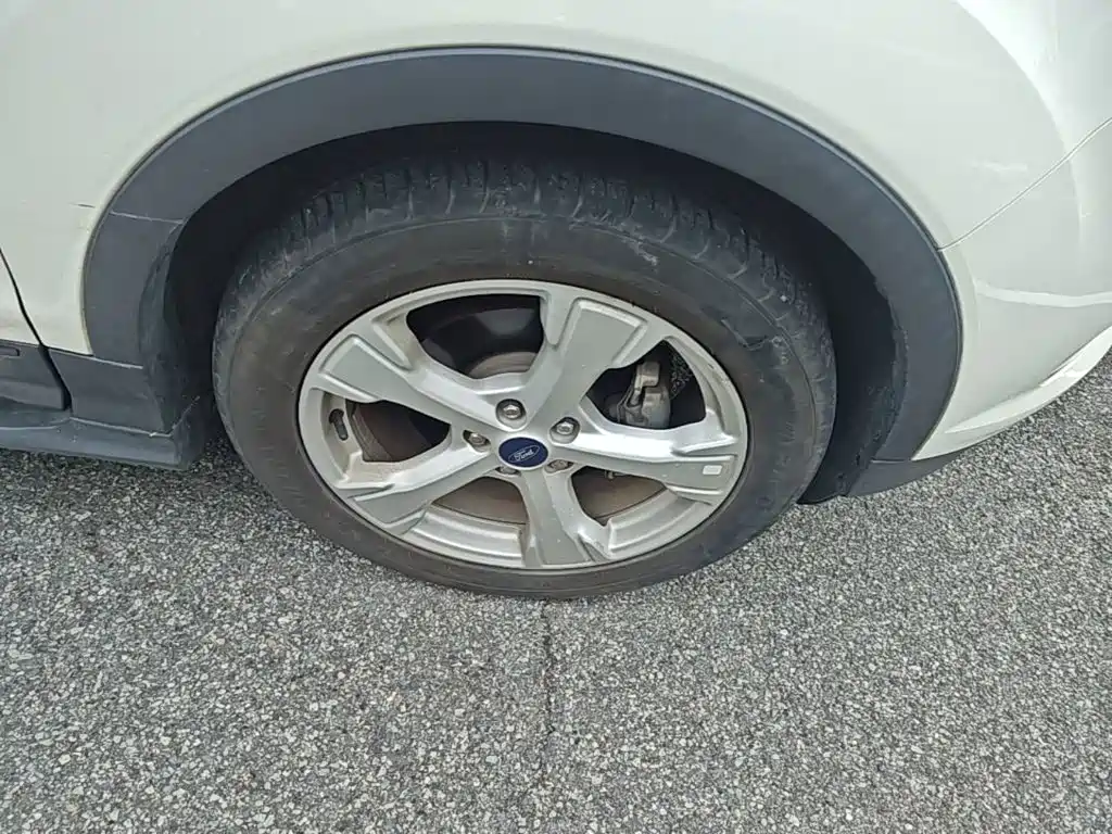 Ford Kuga — миниатюра 12