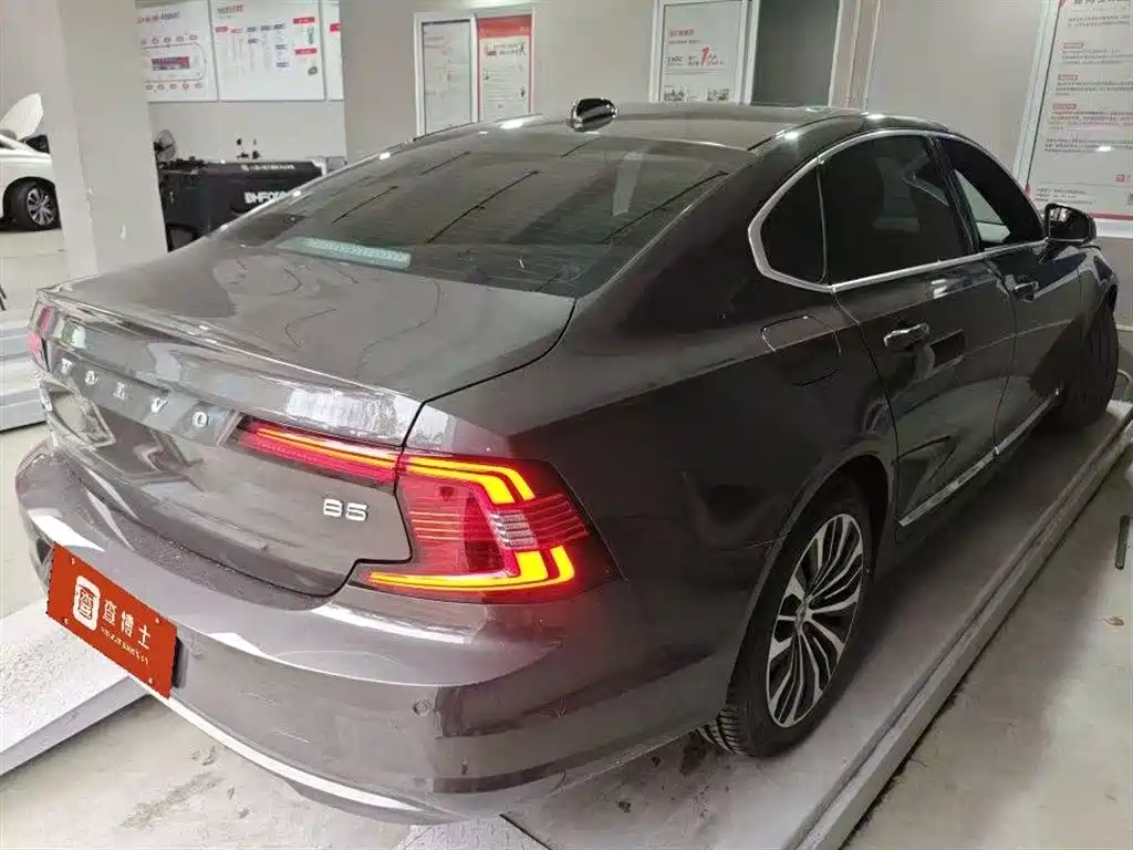 Volvo S90 2024 B5 Luxury