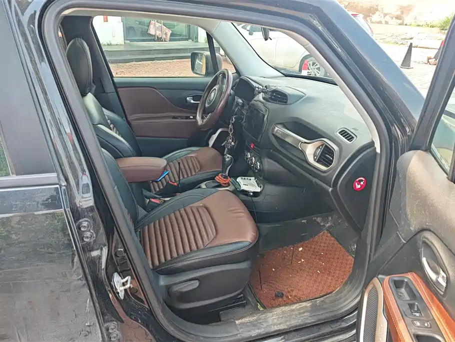 Jeep Renegade 2017 180T AT