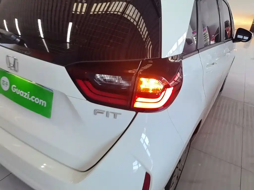 Honda Fit — миниатюра 8