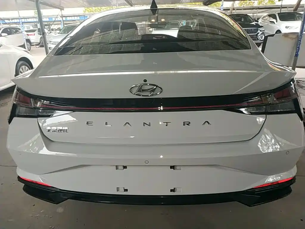 Hyundai Elantra — миниатюра 6