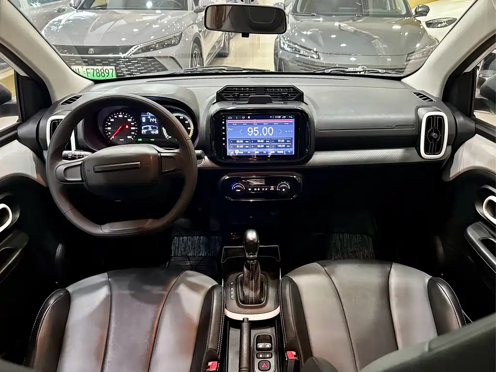 Roewe Clever — миниатюра 12