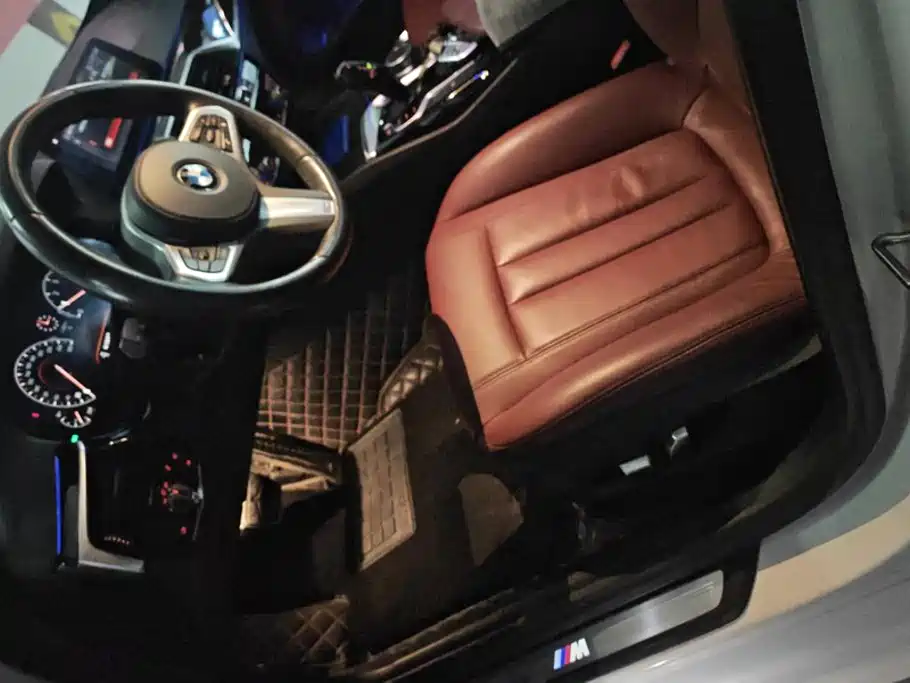 BMW 5 Series — миниатюра 9